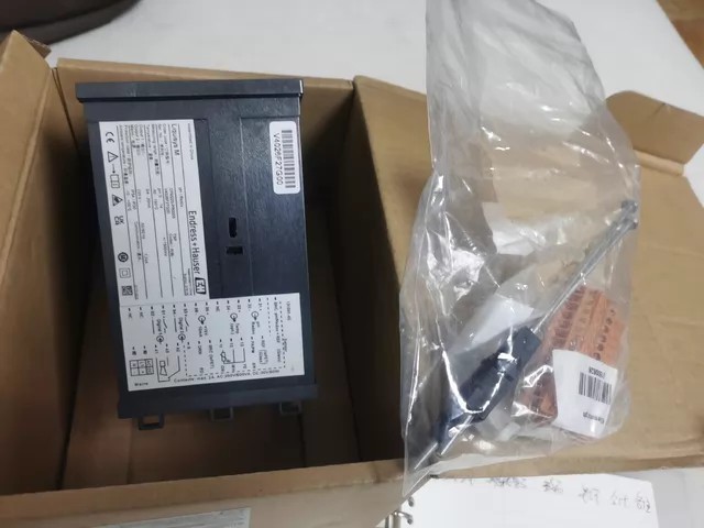 E+H Transmitter CPM223-PR0005 thumbnail