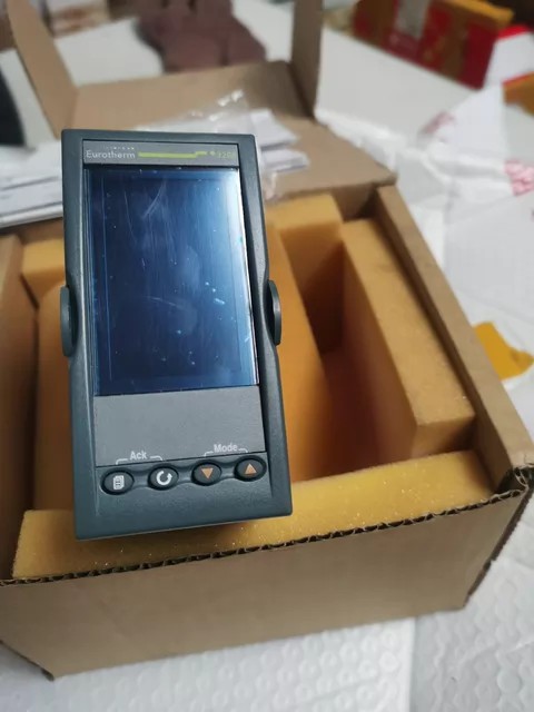 Eurotherm 3208/CP/VH/RRDX/R/4CL/G/ENG/ENG/XXXX/XXXX/XXX thumbnail