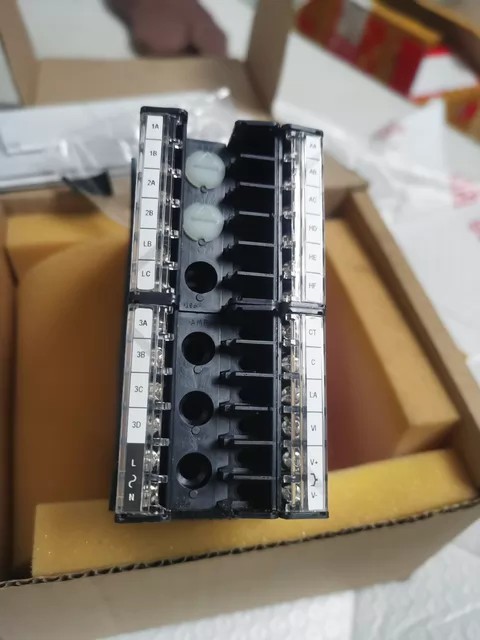 Eurotherm 3208/CP/VH/RRDX/R/4CL/G/ENG/ENG/XXXX/XXXX/XXX thumbnail