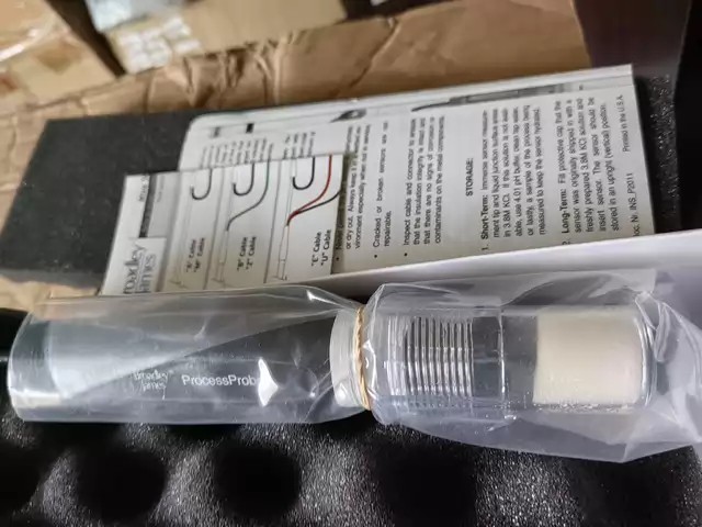 Broadley James Electrode S400-RT33H-E10FF-C00 thumbnail