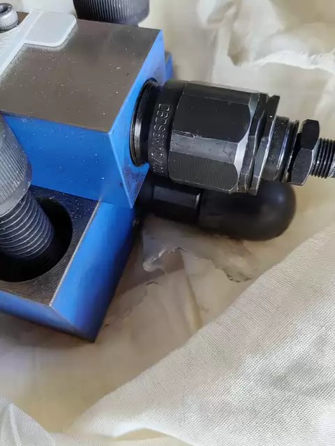 Rexroth Valve DBU2A2-71/400A400 thumbnail