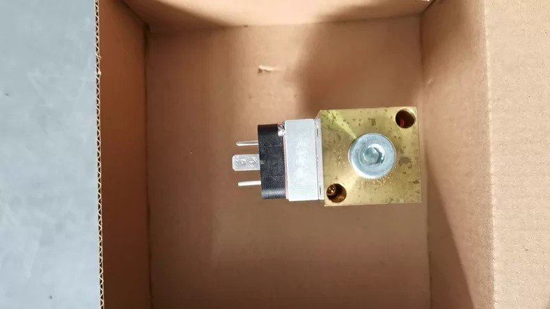 Trafag Pressure Sensor 9B0.2880 thumbnail