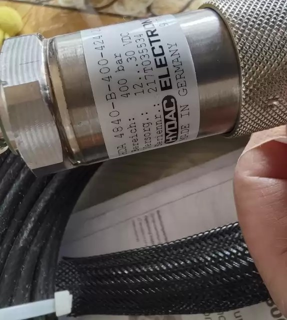 HYDAC Pressure Sensor 4840-B-400-424