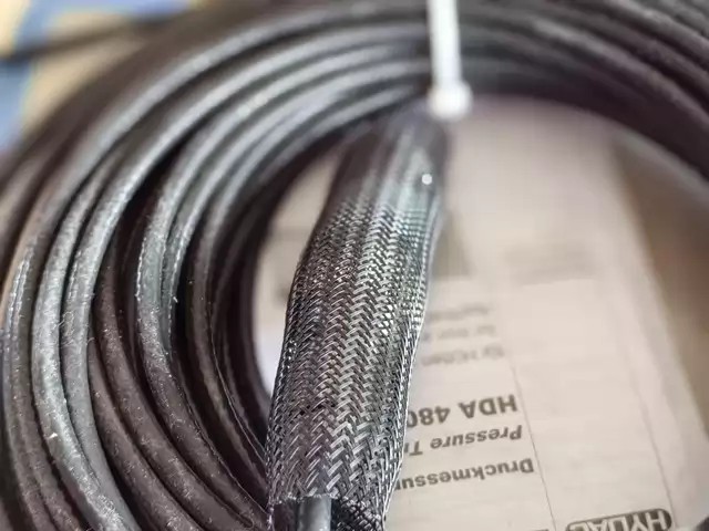HYDAC Pressure Sensor 4840-B-400-424 thumbnail
