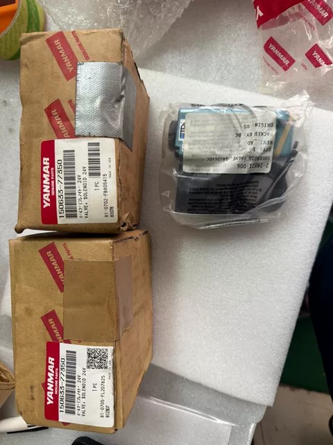 VD Valve 2-28821-006 thumbnail