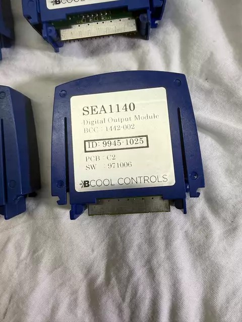 VD Valve 2-28821-006 thumbnail