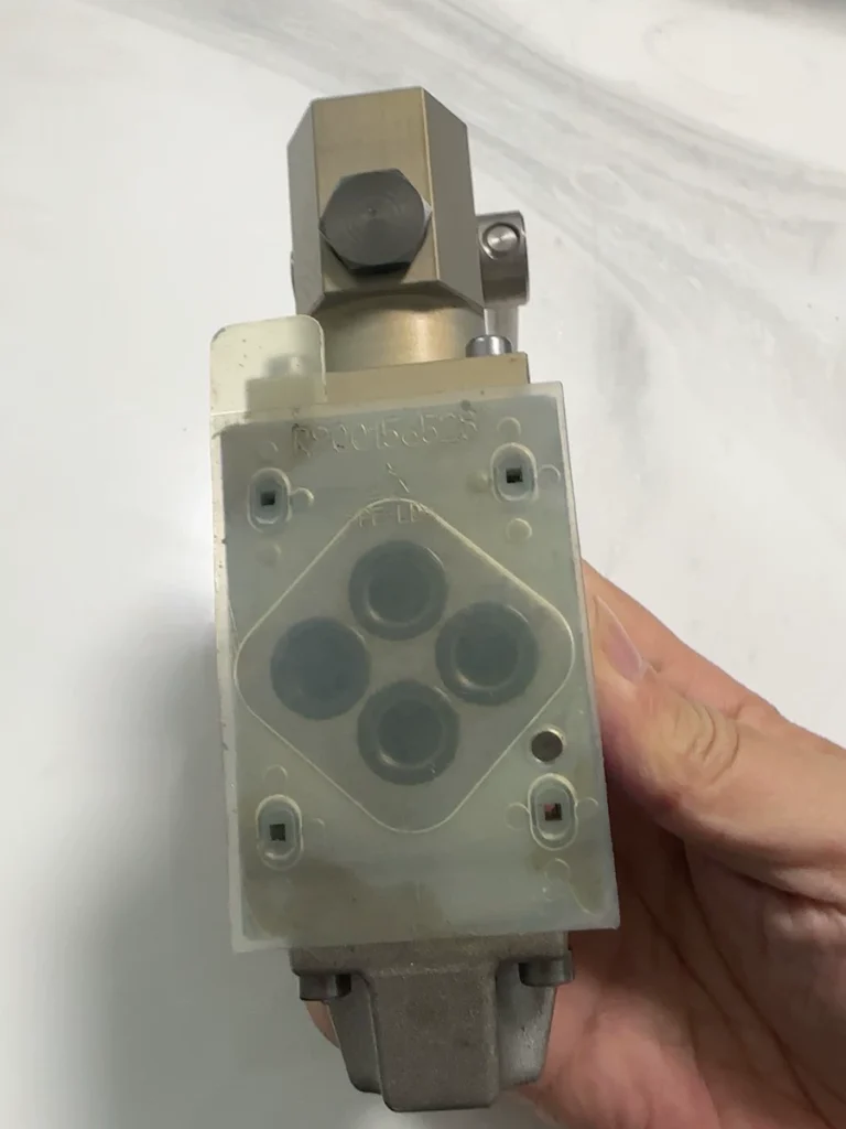 Bosch Rexroth Directional Control Valve 4WMM6 thumbnail