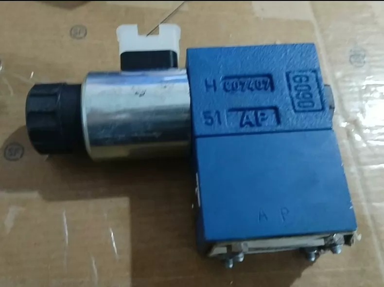 Rexroth Valve R900989290 - Image 1