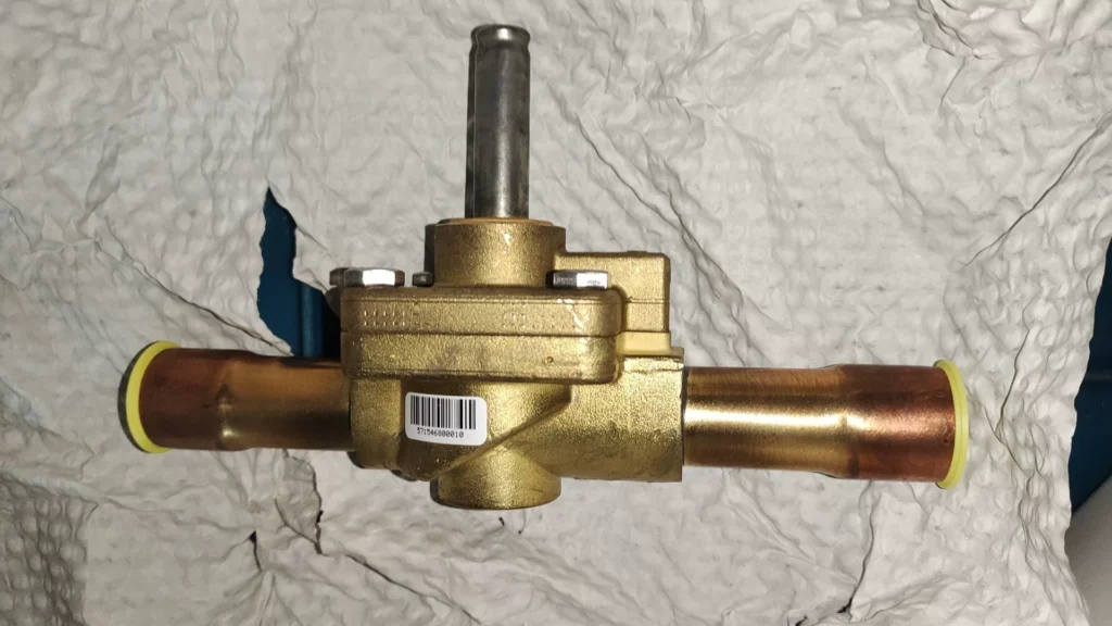 Emerson Solenoid Valve 240 RA 9T7 thumbnail