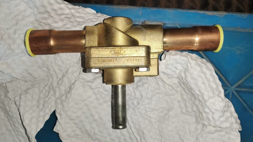 Emerson Solenoid Valve 240 RA 9T7 thumbnail