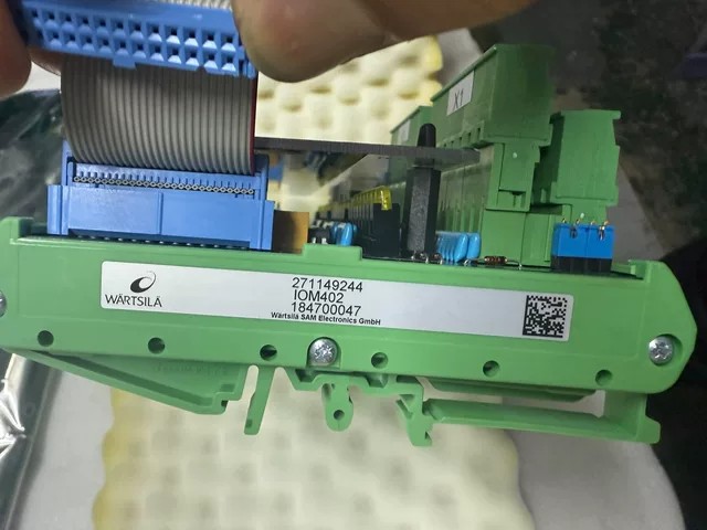 SAM Module IOM402 thumbnail