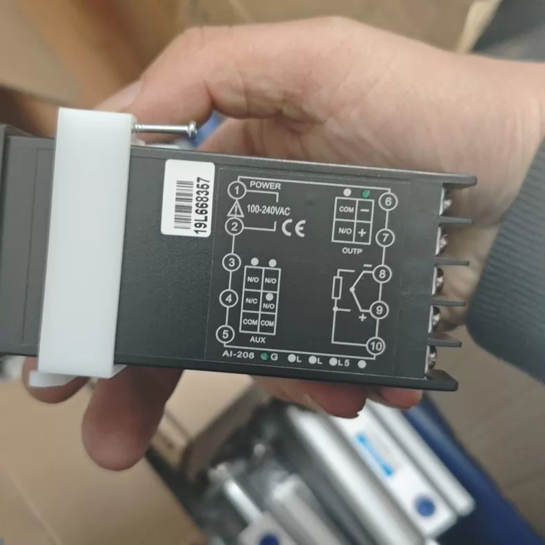 YUDIAN Temperature Controller AI208D2G thumbnail