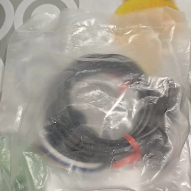 Panasonic Photoelectric Sensor CX-411 thumbnail