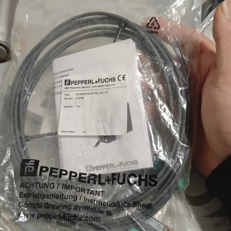 Pepperl+Fuchs Sensor M100/MV100-RT/76b/102/115 thumbnail