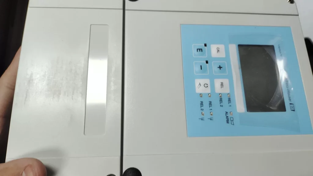 Endress+Hauser Conductivity Transmitter CLM253-CD0505 thumbnail