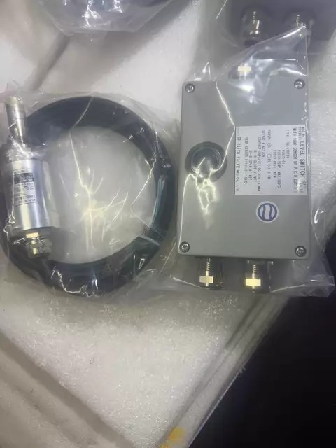 TAIYO Switch S10TBG+SU4-SLM2-MT-M18 thumbnail