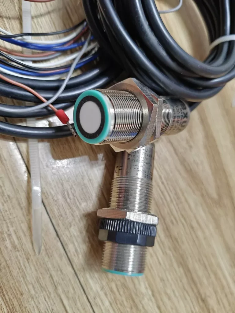 BXUAN UBX30-GM1840-DU-M2 Proximity Switch thumbnail