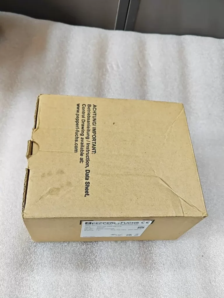 PEPPERL+FUCHS PCV100I-F200-SSI-V19 Industrial Reader thumbnail