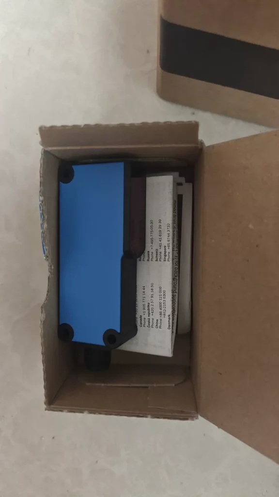 SICK Photoelectric Sensor WL18-3P430 thumbnail