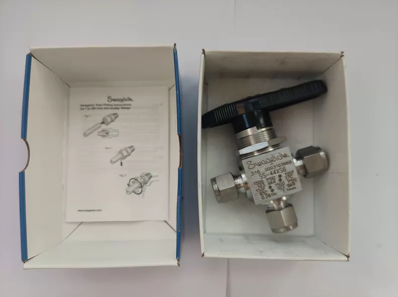 Swagelok SS-44XS6 Valve