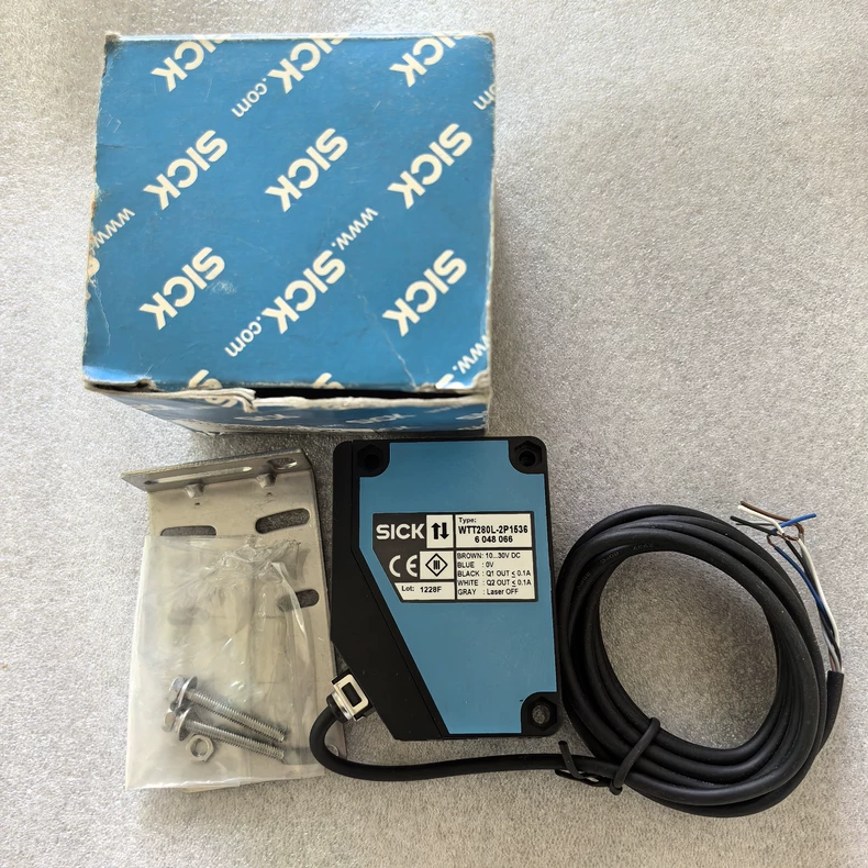 SICK WTT280L-2P1536 Photoelectric Sensor thumbnail