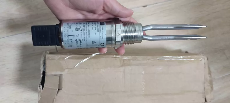 Endress+Hauser FTL260-1020 Level Switch thumbnail