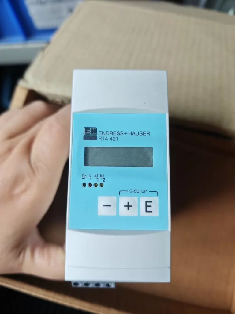Endress+Hauser RTA421 industrial limit alarm switch thumbnail