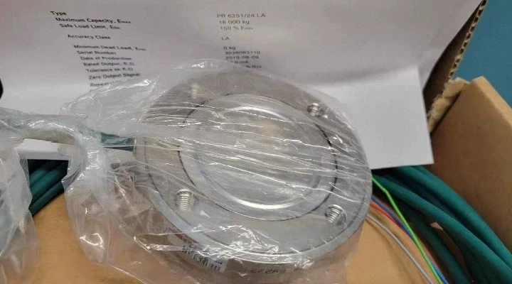 Minebea Intec PR6251/24 LA Level Sensor thumbnail