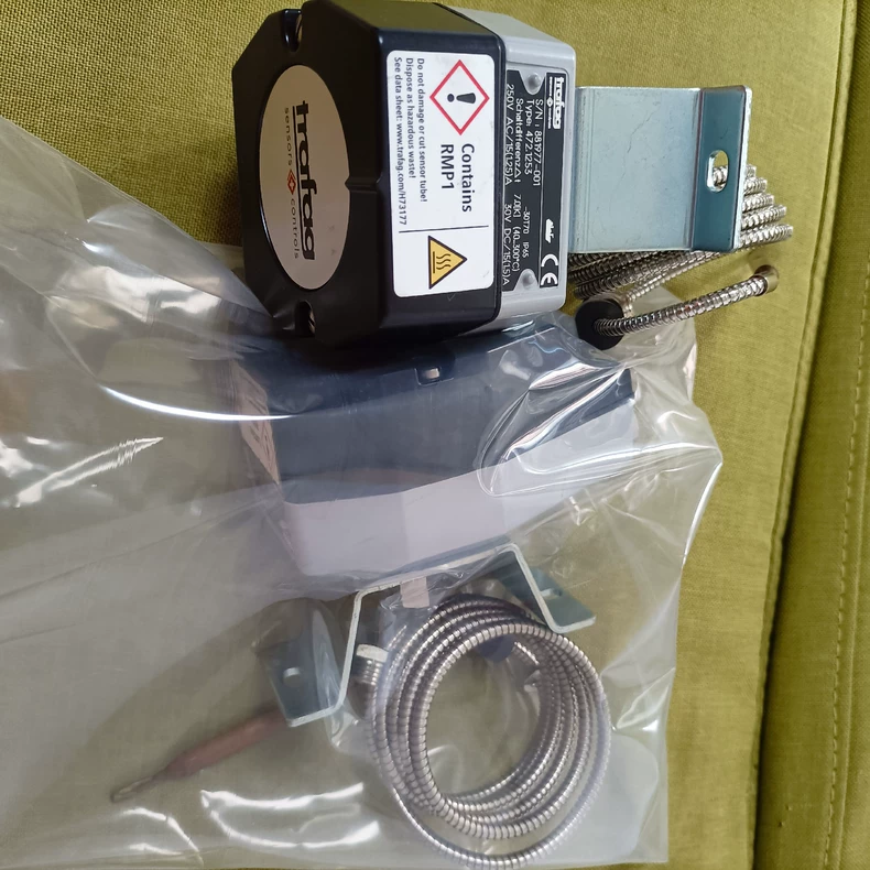 Trafag 472.1253 (40-300℃) temperature switch