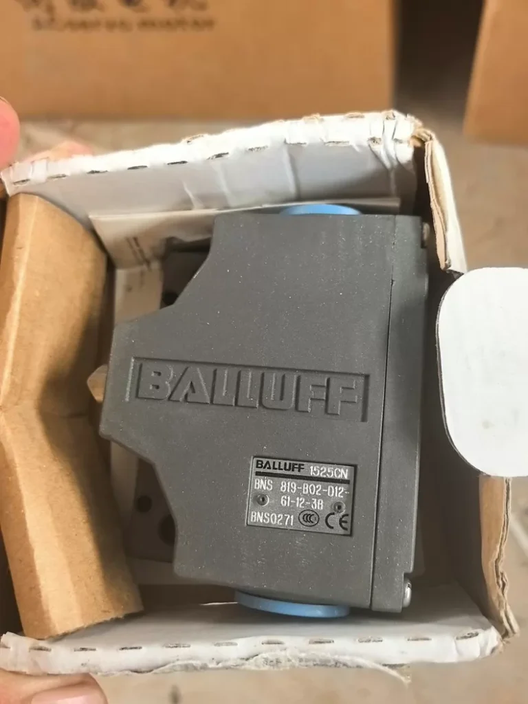Balluff BNS 819-B02-D12-61-12-38 Limit Switch
