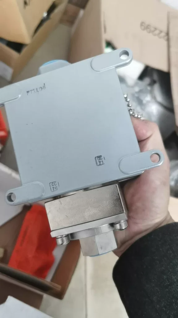 CCS 604GZ1-7011 Pressure Switch thumbnail