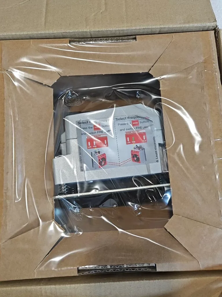 Leuze DDLS 508 120.0 Laser Displacement Sensor thumbnail
