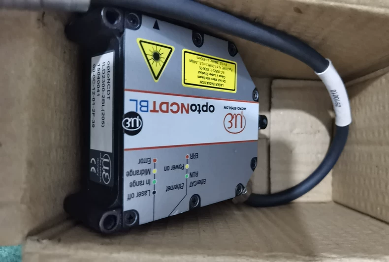 Micro-Epsilon ILD2300-2BL(205) displacement sensor thumbnail