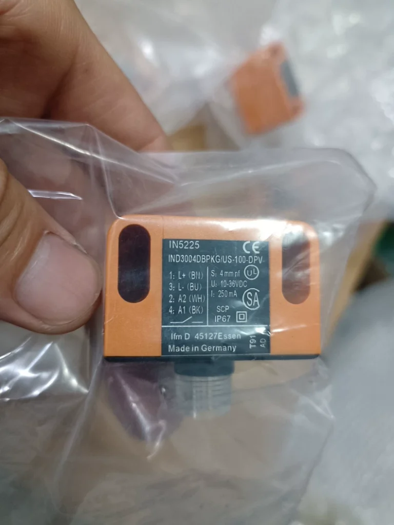 ifm IN5225 Dual Proximity Switch