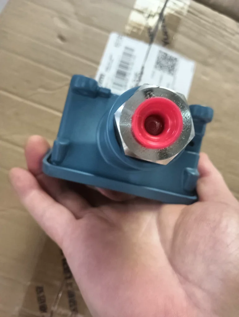 UE H100-706 Pressure and Temperature Switch thumbnail