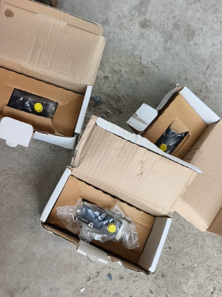 HONSBERG MR1K-020GM004-298 MR1K-020GM004-298-SR Flow Switch thumbnail