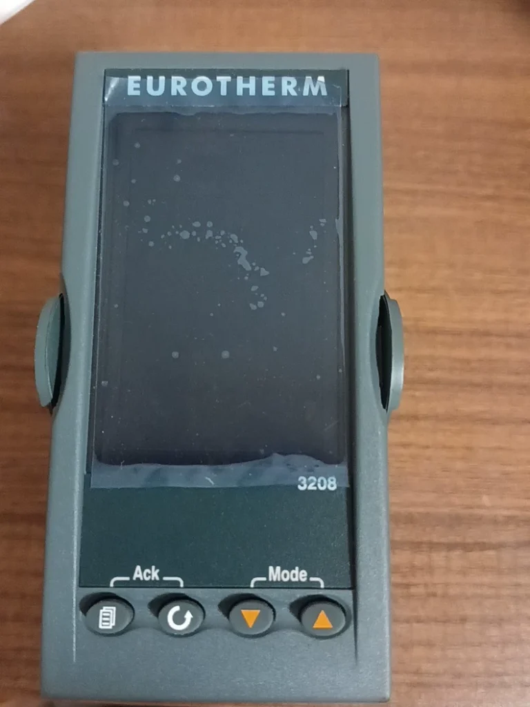 Eurotherm 3208/CC/VII/RRDX/R/XXX/G/ENG/ENG temperature controller thumbnail