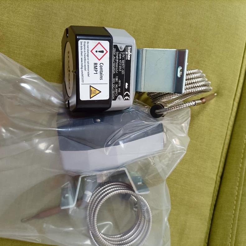 Trafag 472.1253 (40-300℃) temperature switch thumbnail