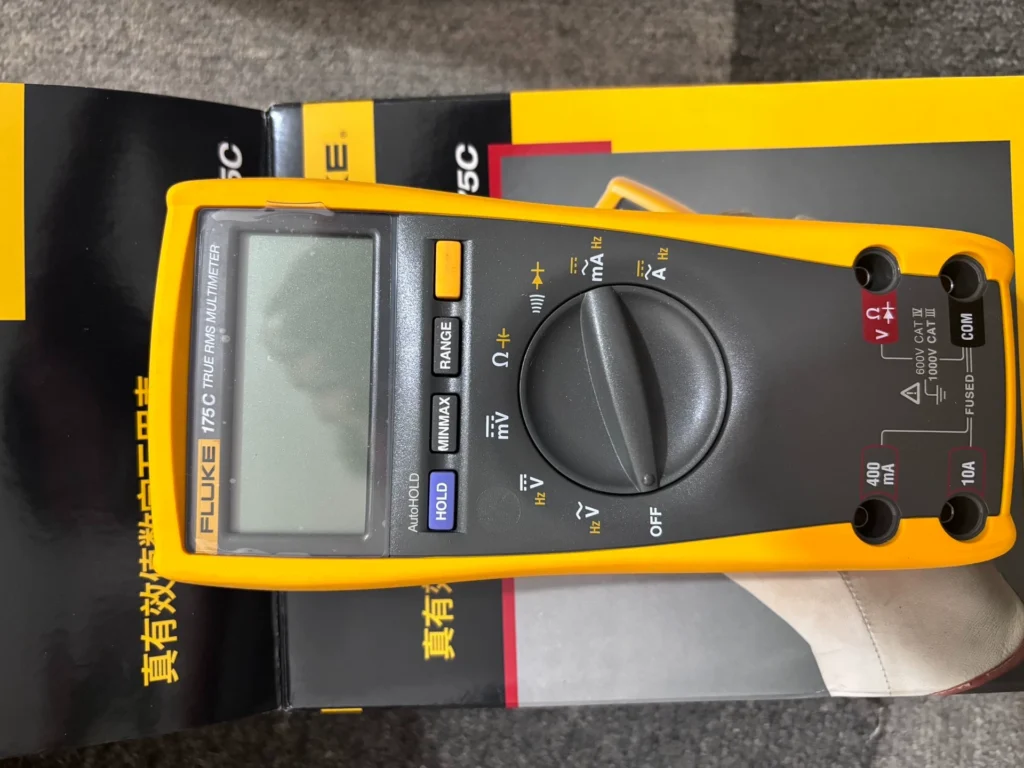 Fluke FLUKE-175/CN Digital Multimeter thumbnail