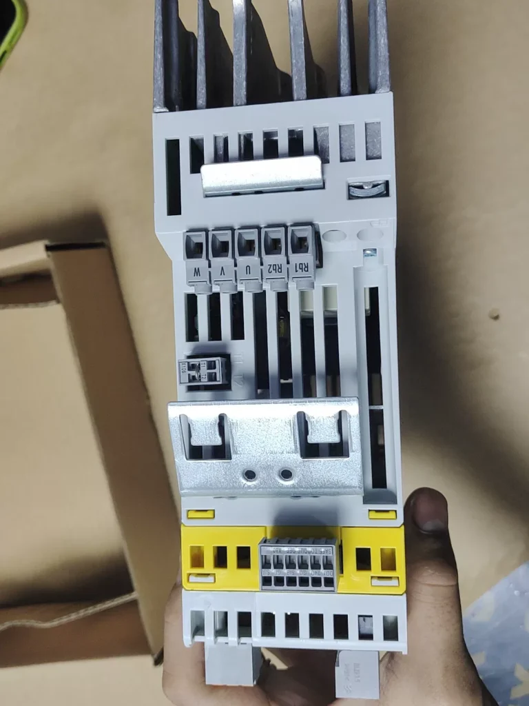 Lenze E84AVSCE5514SB0 Variable Frequency Drive thumbnail