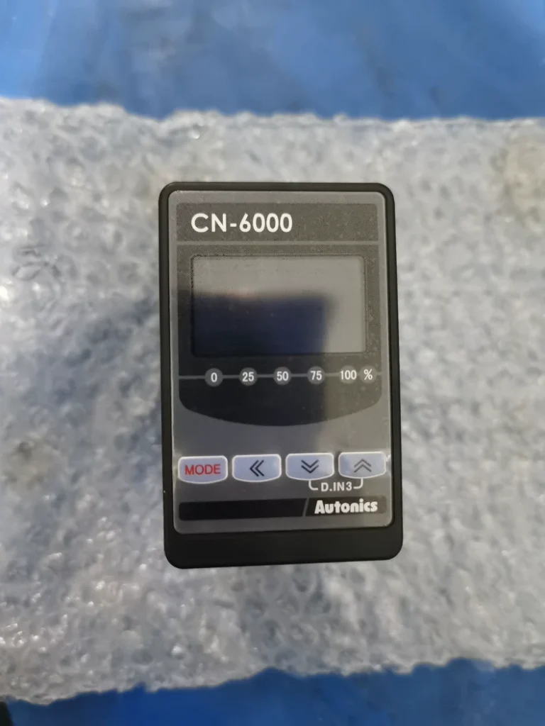 Autonics CN-61 Signal Converter