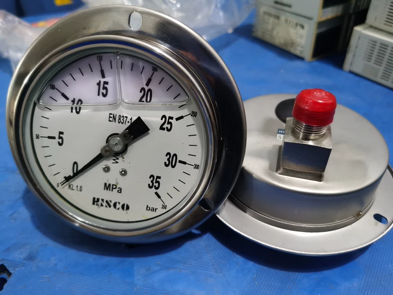 HISCO 325P Pressure Gauge
