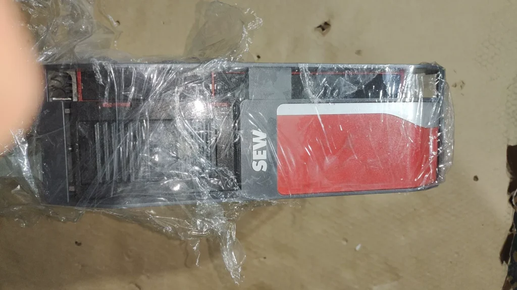 SEW-EURODRIVE MDX91A-0160-5E3-4-T02 Variable Frequency Drive
