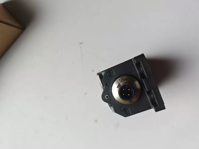 Pepperl+Fuchs Sensor NRB20-L3-A2-C-V1
