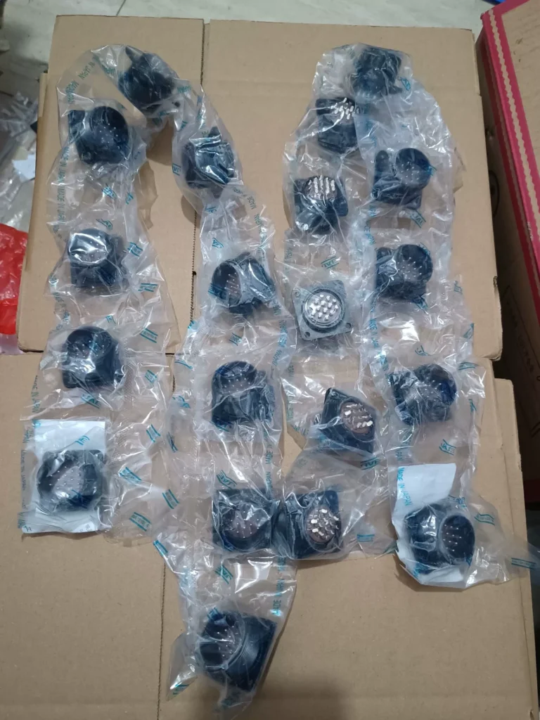 JAE MS3102A20-27P Connector