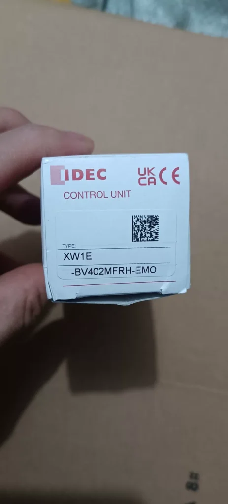 IDEC XW1E-BV402MFRH-EMO Push Button