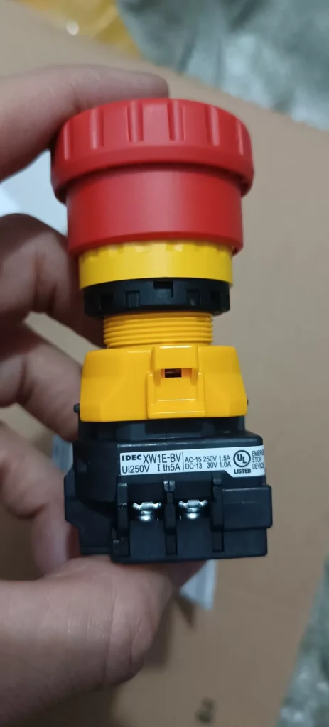 IDEC XW1E-BV402MFRH-EMO Push Button thumbnail