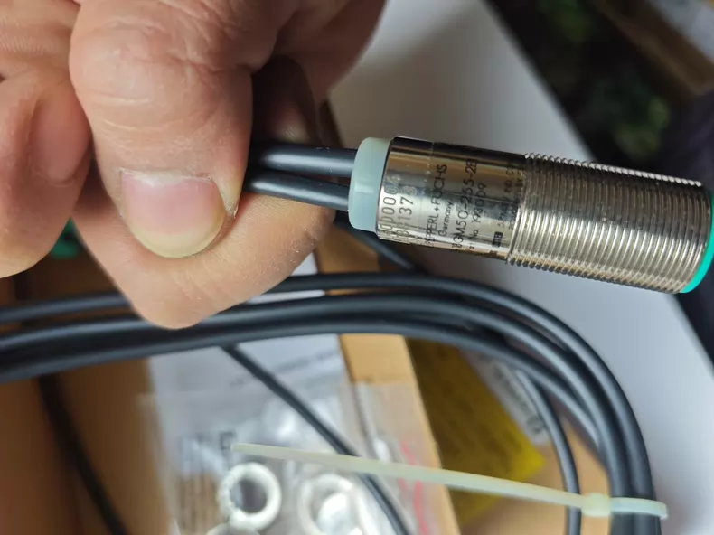 Pepperl+Fuchs Sensor UGB-18GM50-255-2E1 thumbnail