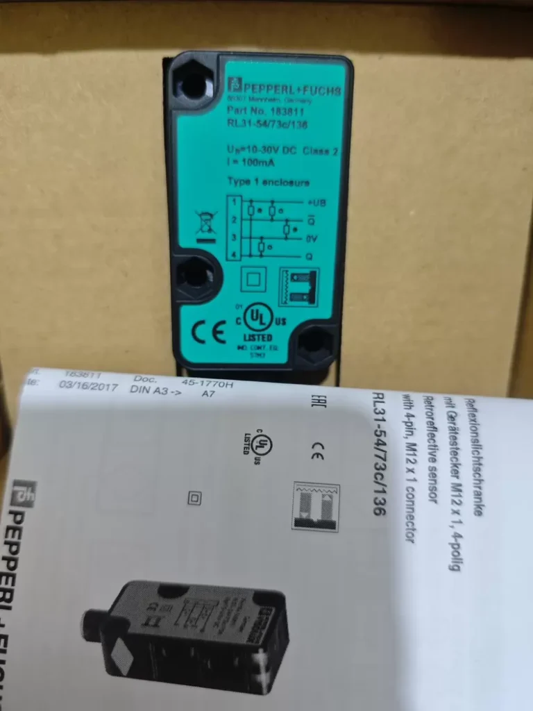 Pepperl+Fuchs Photoelectric Sensor RL31-54/73C/136 thumbnail