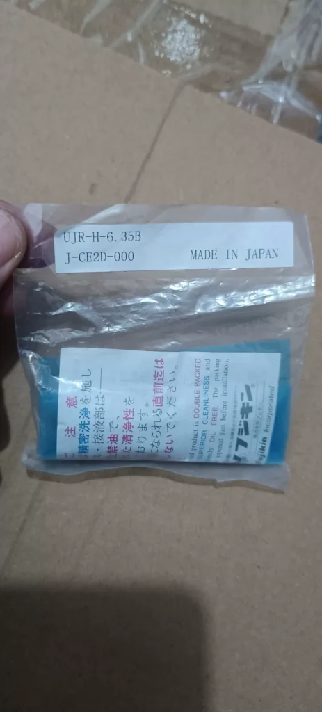 Fujikin UJR-H-6.35B Connector